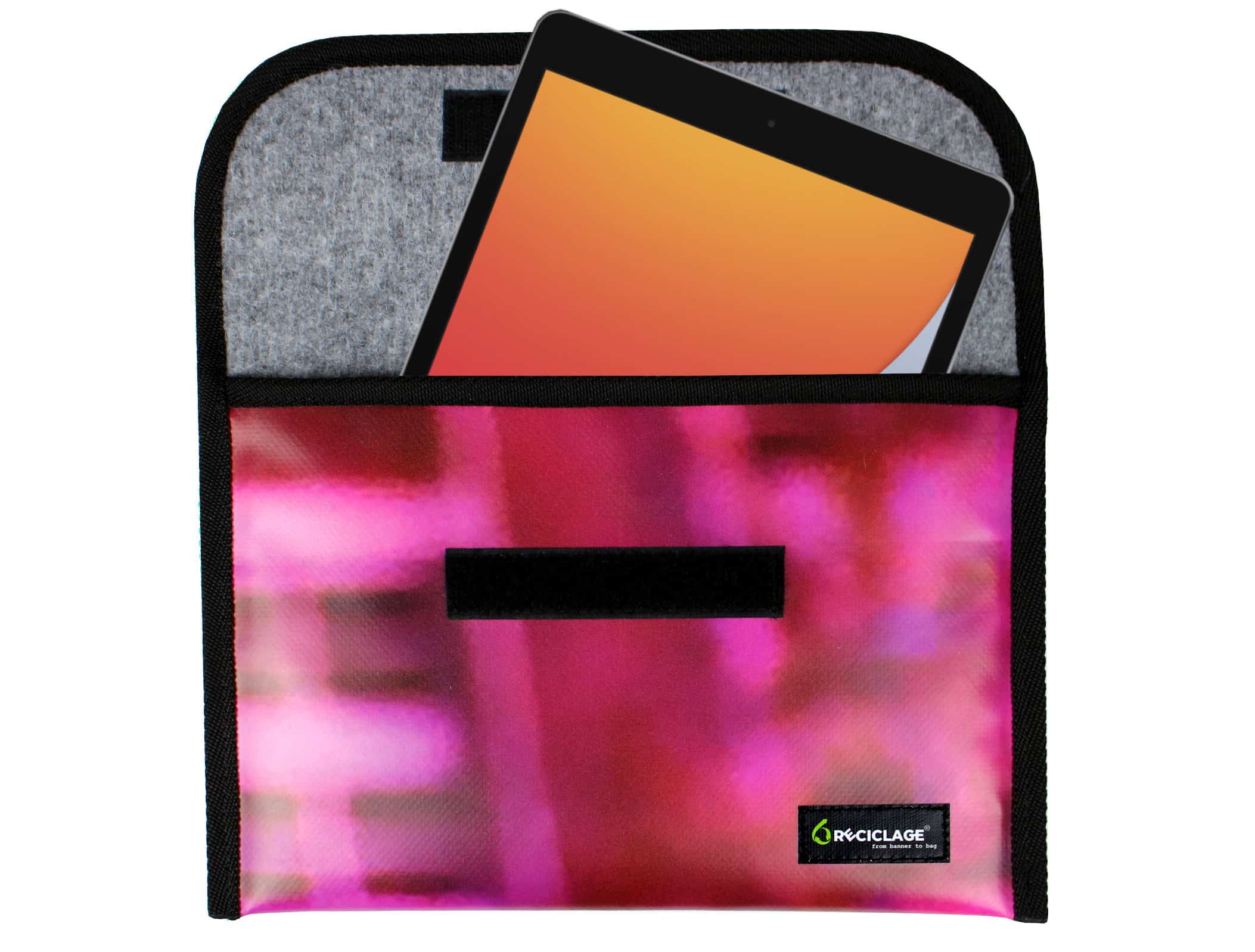 reciclage-upcycling-banner-plane-Ipad Tasche