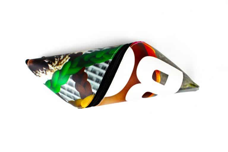 reciclage-upcycling-banner-plane-Necessaire