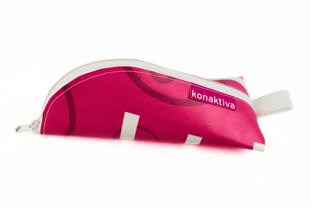 reciclage-upcycling-banner-plane-federmäppchen (2)