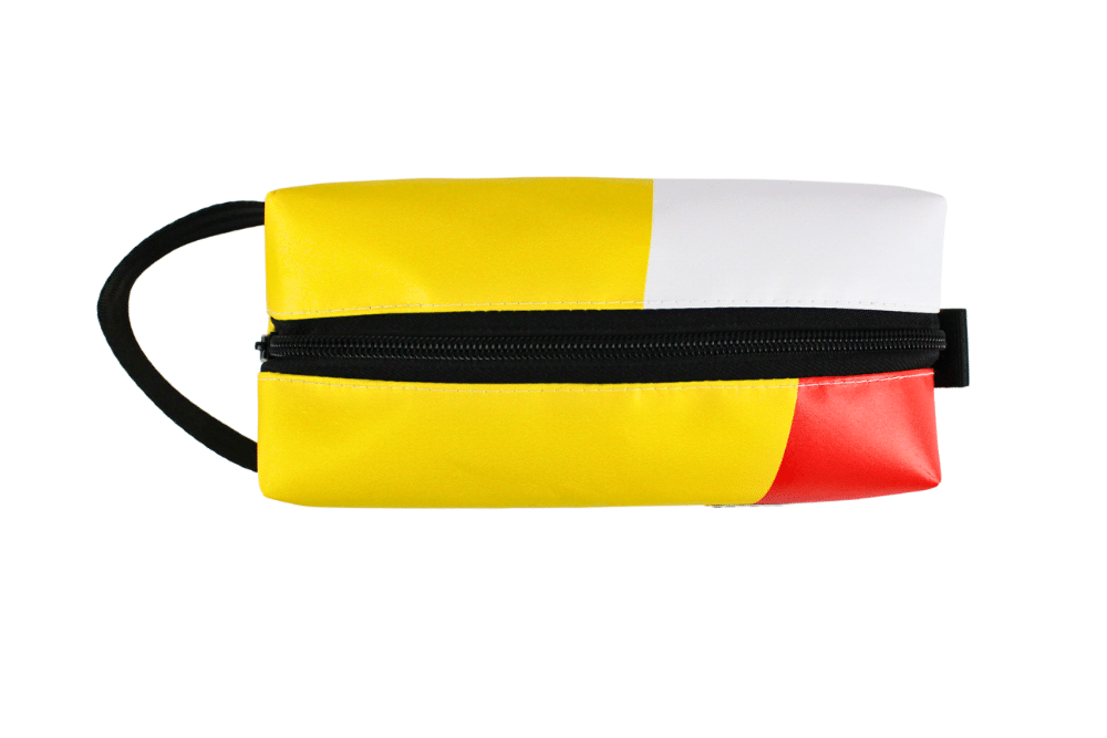 reciclage-upcycling-banner-plane-kulturbeutel-medium