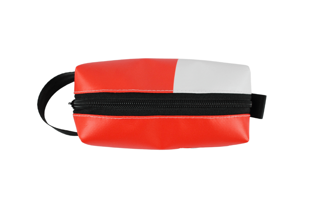 reciclage-upcycling-banner-plane-kulturbeutel-small