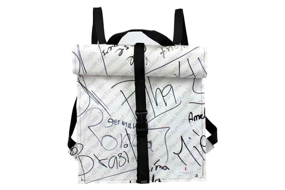 RECICLAGE - Upcycling - Banner & Plane - Liechtenstein - Rucksack