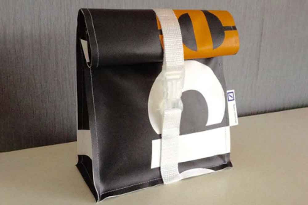 RECICLAGE - Upcycling - Banner & Plane - deutsche Bank - uni bag