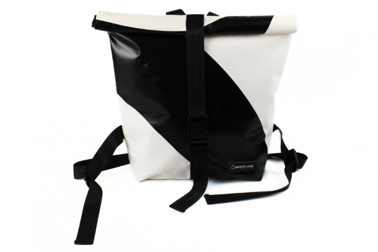 reciclage-upcycling-banner-plane-rolltop-rucksack