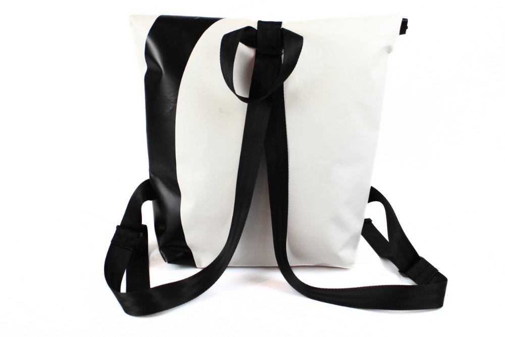 reciclage-upcycling-banner-plane-rolltop-rucksack