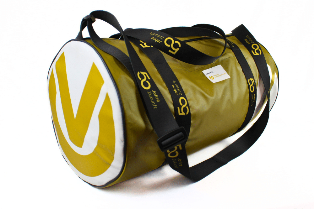 reciclage-upcycling-banner-plane-weekender-large