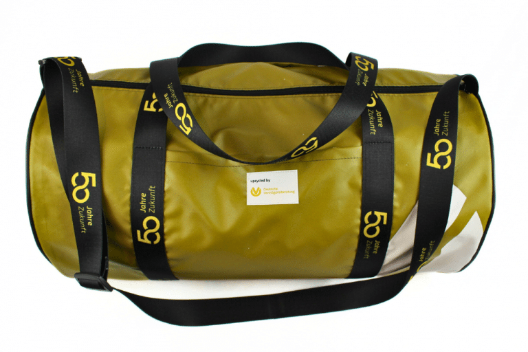 RECICLAGE - Upcycling - Banner & Plane - Weekender - Large 