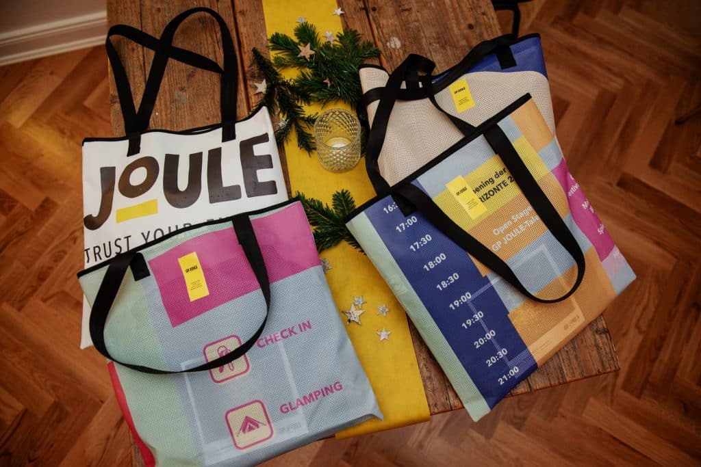 reciclage-upcycling-Jutebeutel-merchandise-merch artikel-banner-plane-festival-openair-recycling